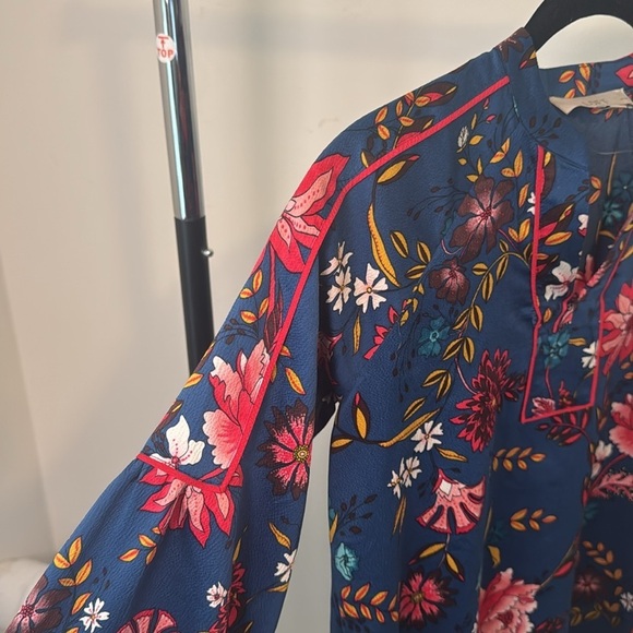 Ann Taylor Loft Colorful Floral Satin Business Casual Blouse Size XXS Petite - Picture 5 of 9